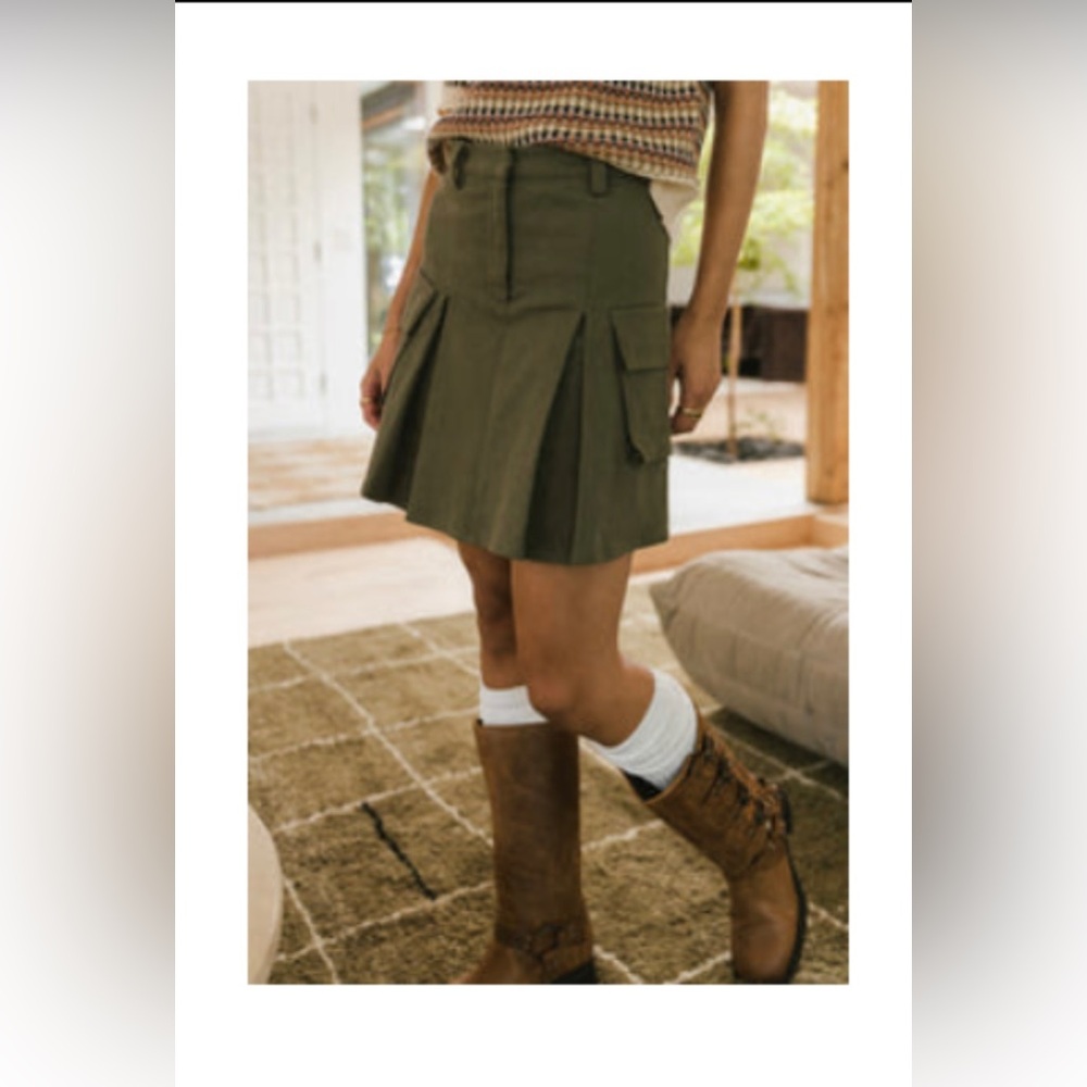 Bohme Utility Skirt Size Medium in Olive!